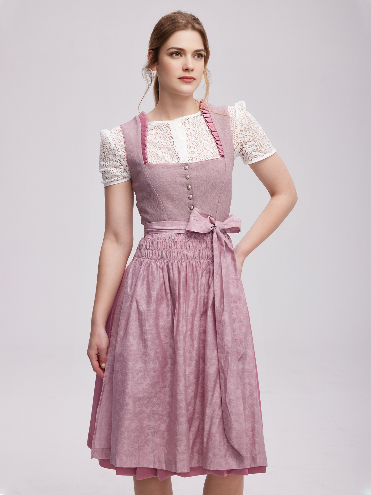 Modernes dunkelgrünes Dirndl mit schlankem Schnitt