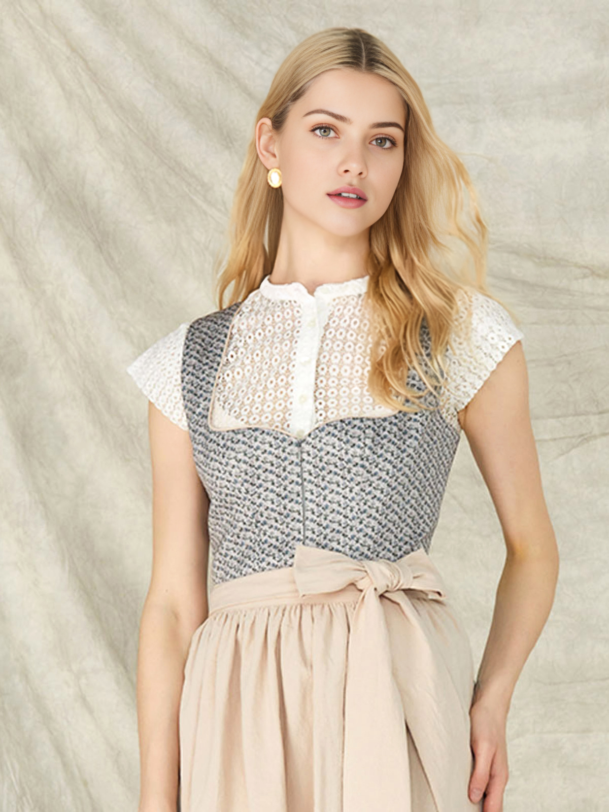 Dirndl mit Miederhaken