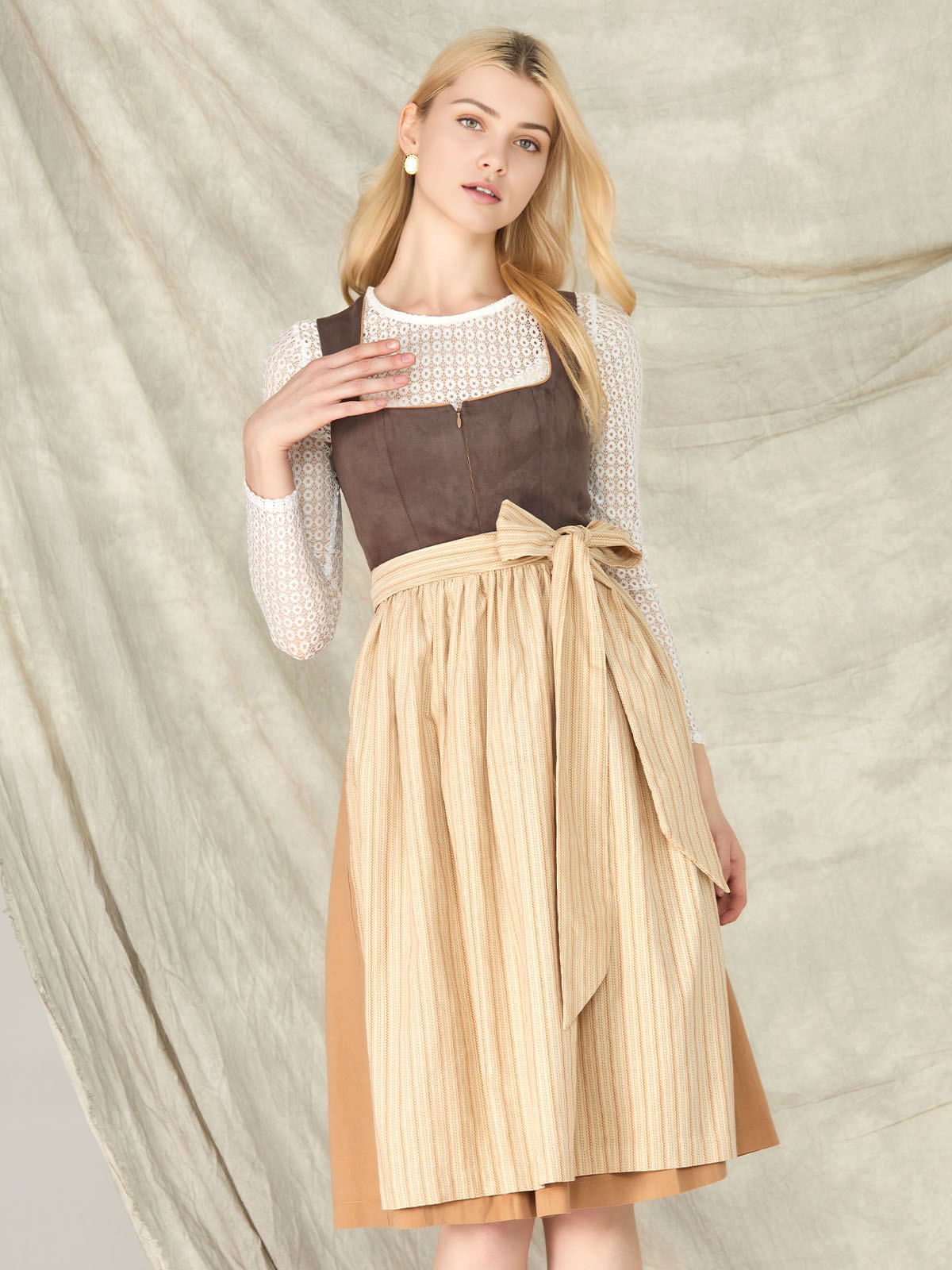 Grünes Dirndl mit natürlicher Eleganz