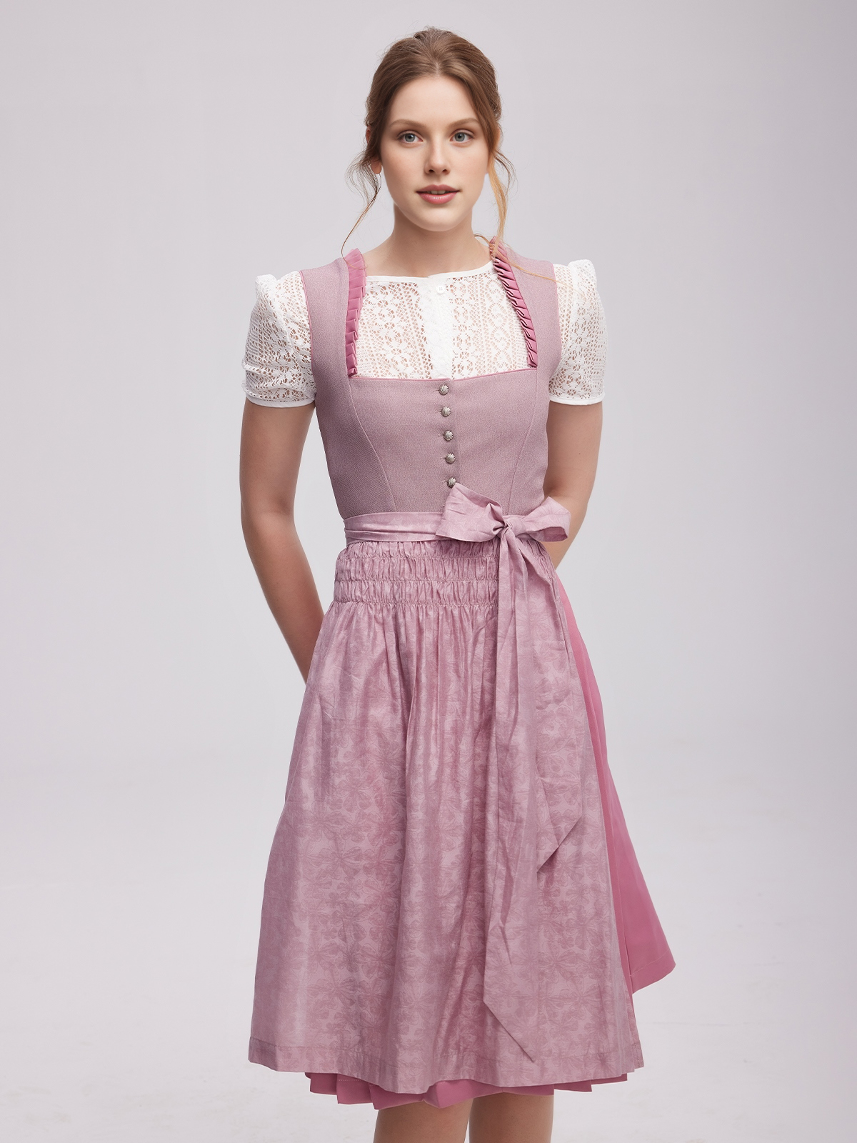 Dirndl in Grün – Eleganz und Tradition