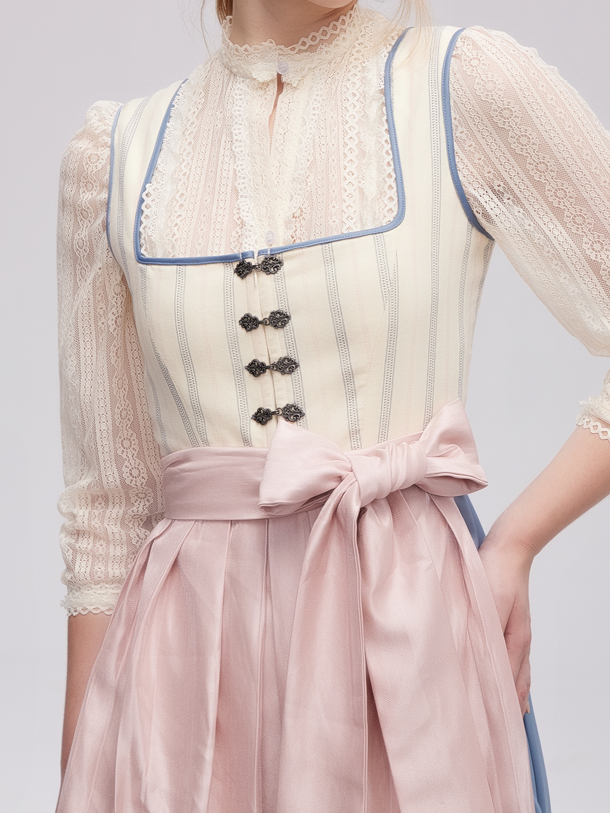 Dirndlbluse Spitze Kurzarm in Beige