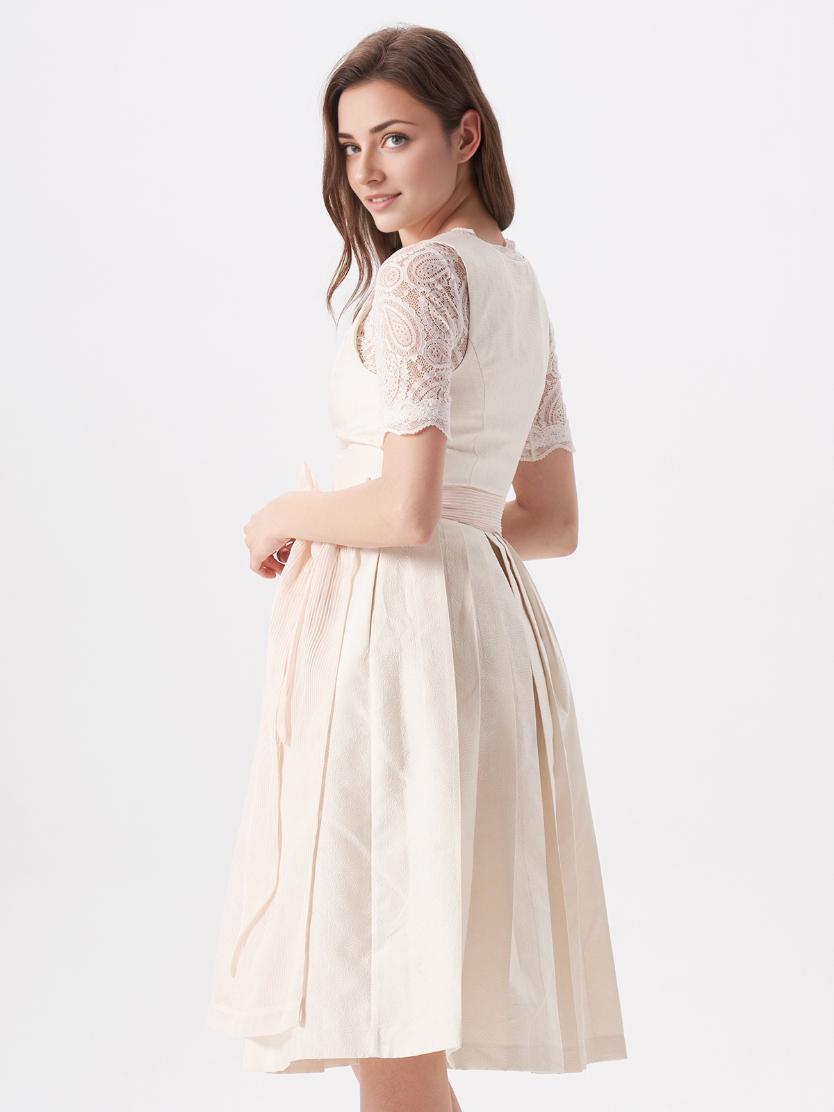Dirndl in Grün und Rot