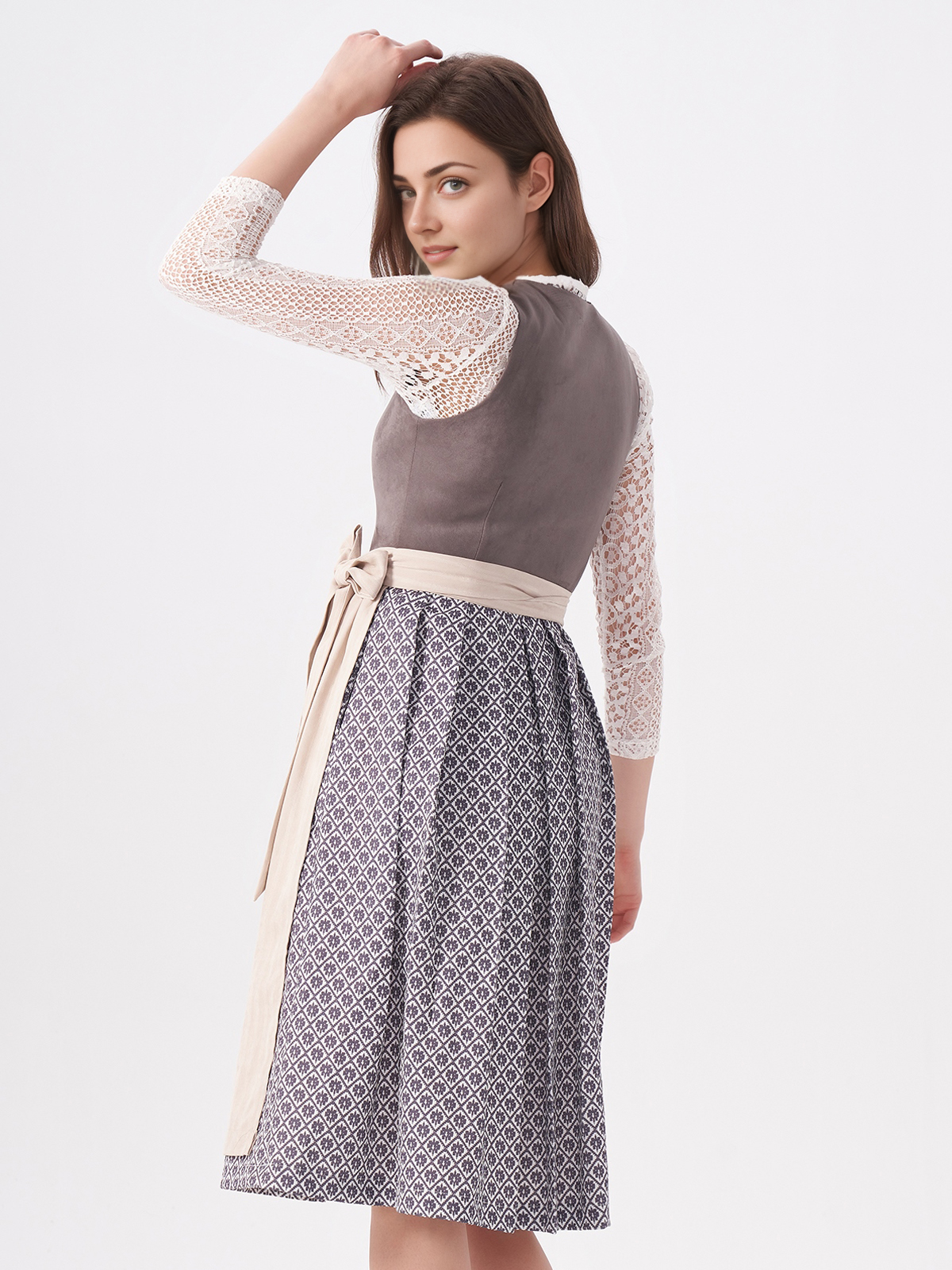 Dirndl samt Oberteil in Grau