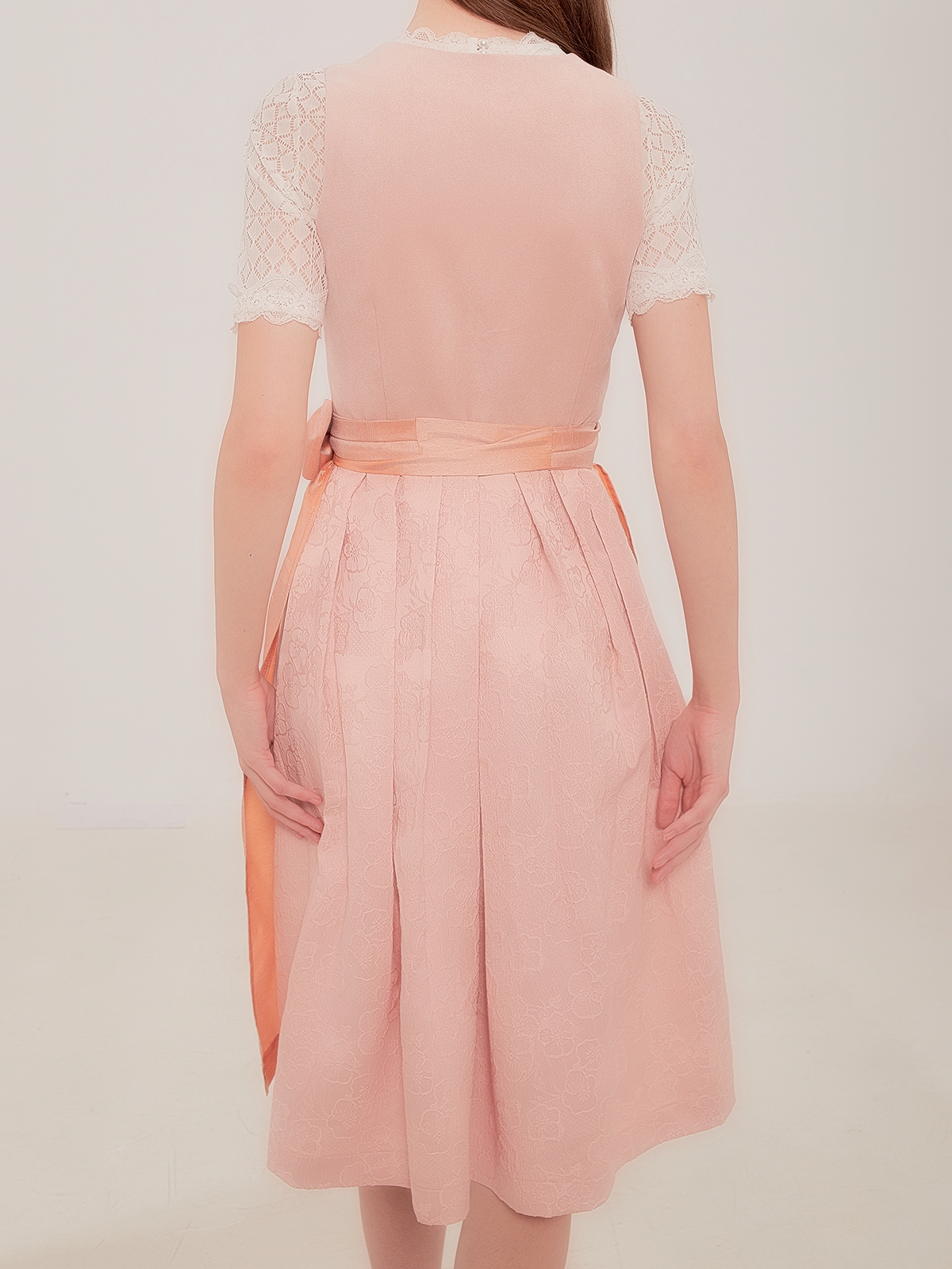 Rosen Dirndl in zartem Rosa