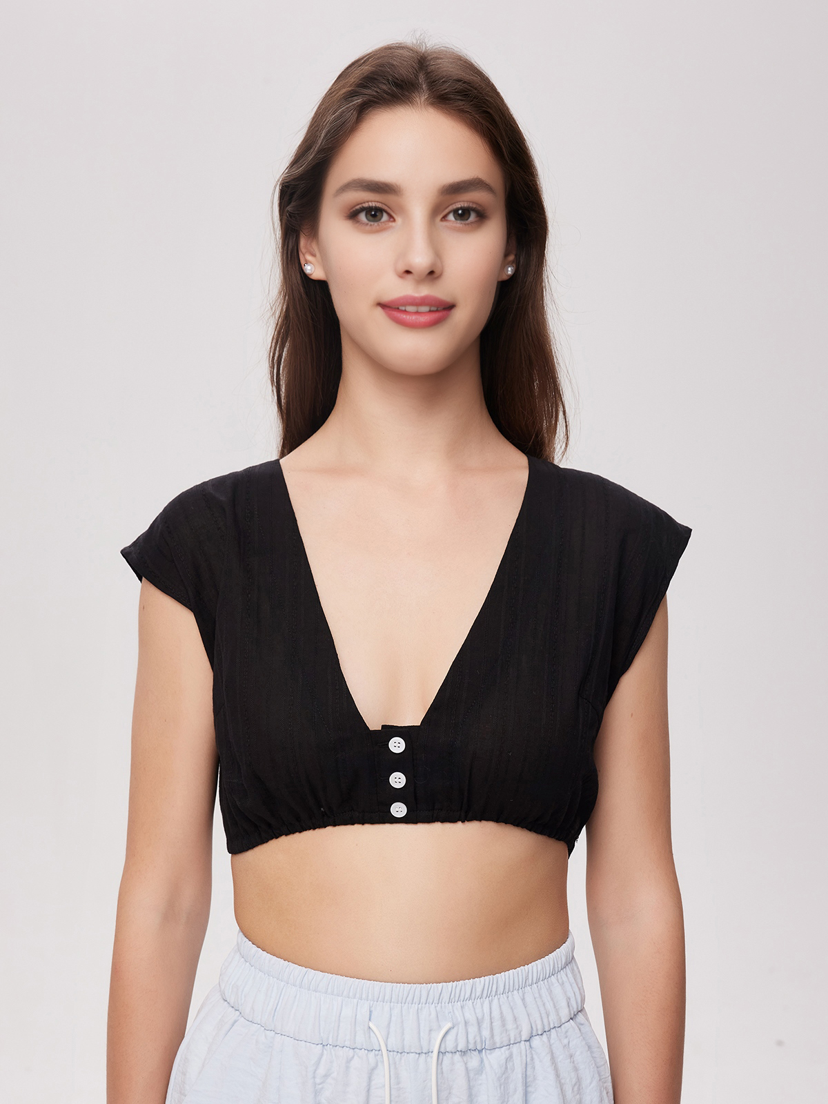Grünes Dirndl mit schwarzer Bluse