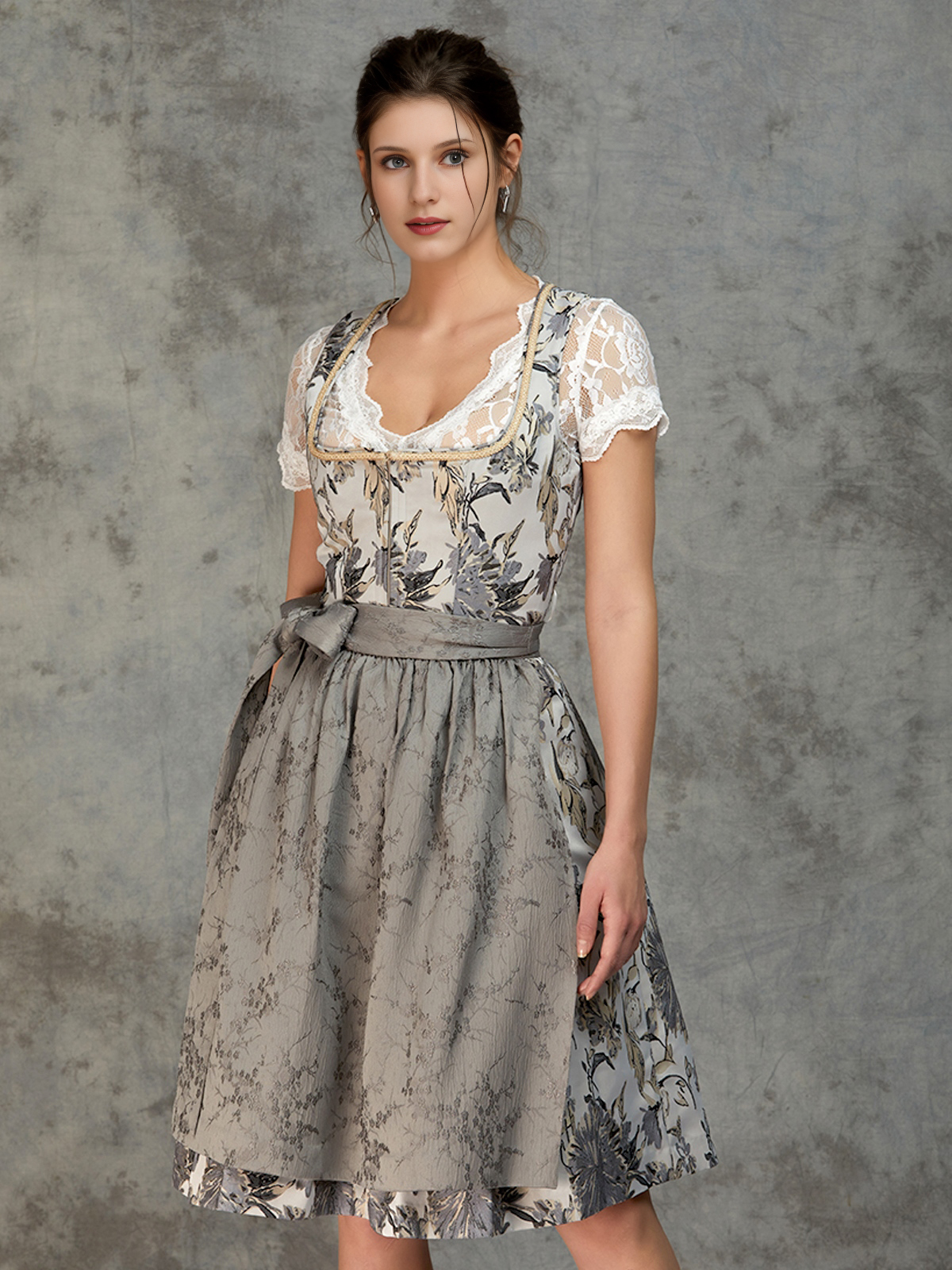 Dirndl in Waldgrün – Eleganz trifft Tradition