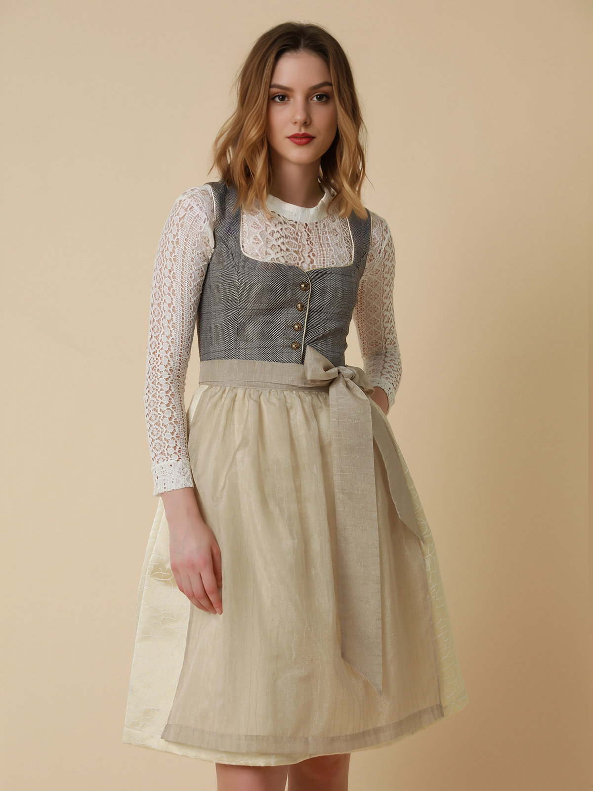 Modernes Dirndl in Grau