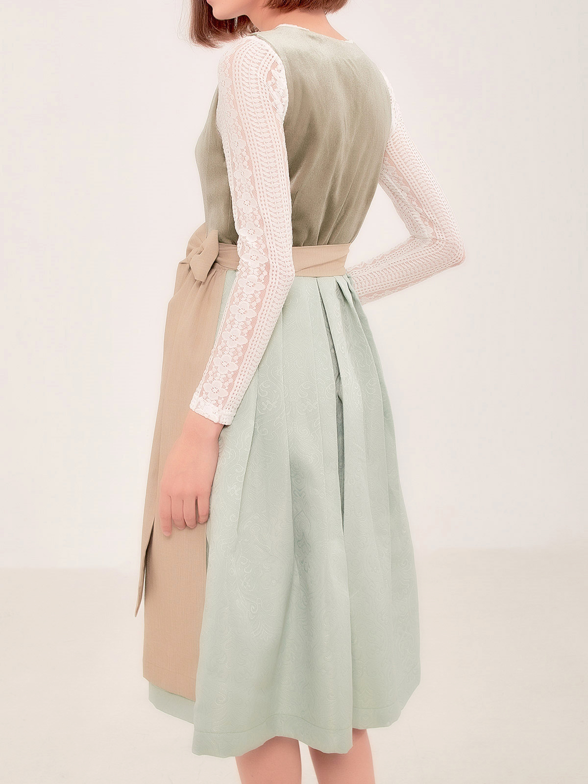 Elegantes Dirndl in Grün