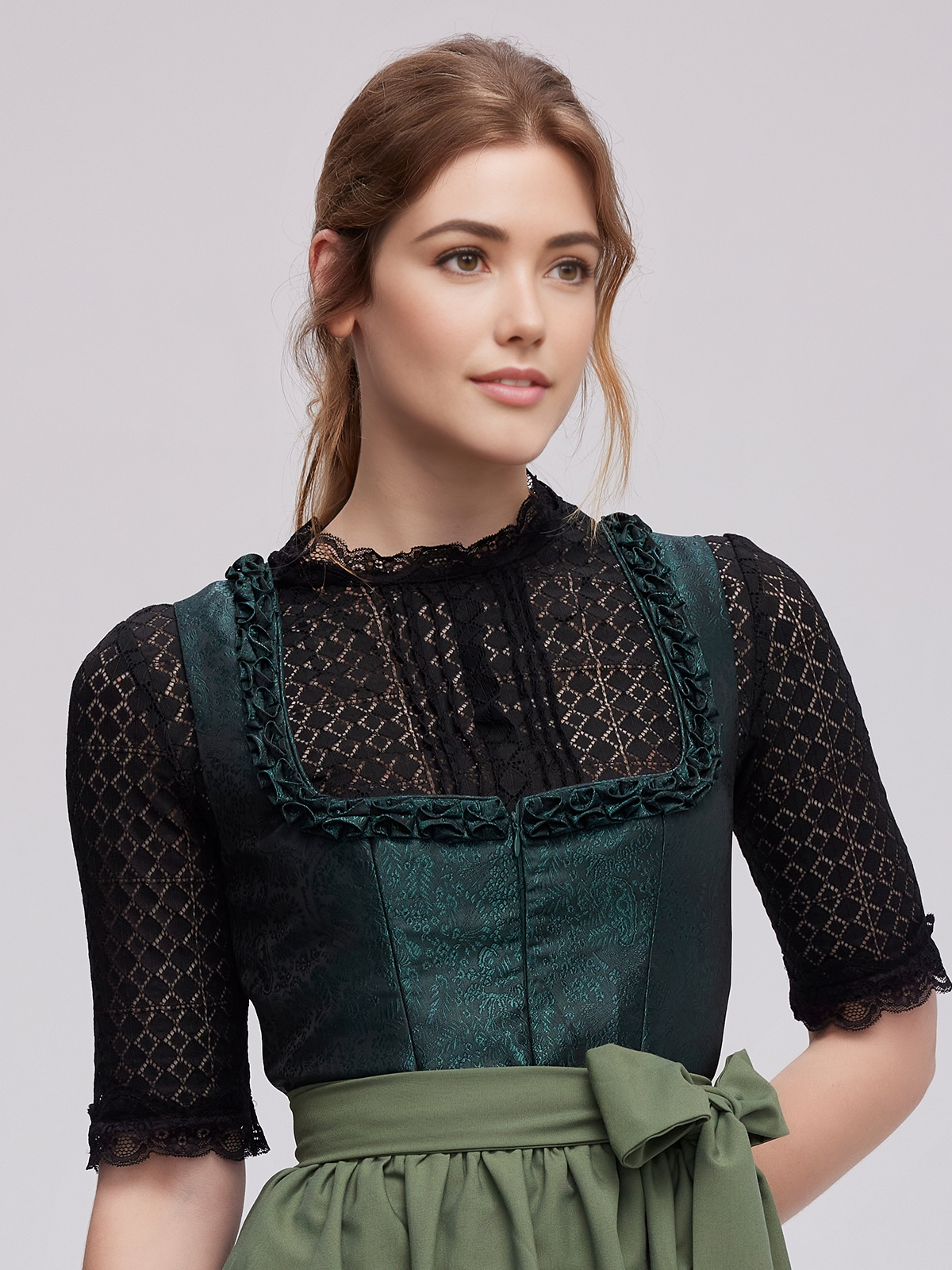 Dirndl mit geradem Ausschnitt in Grün