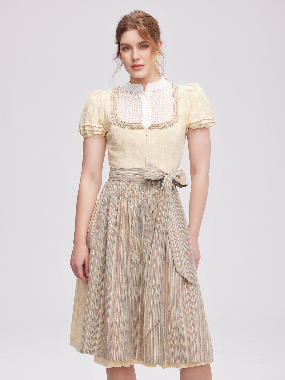 Dirndl in Gelb – ein frischer Look für den Sommer