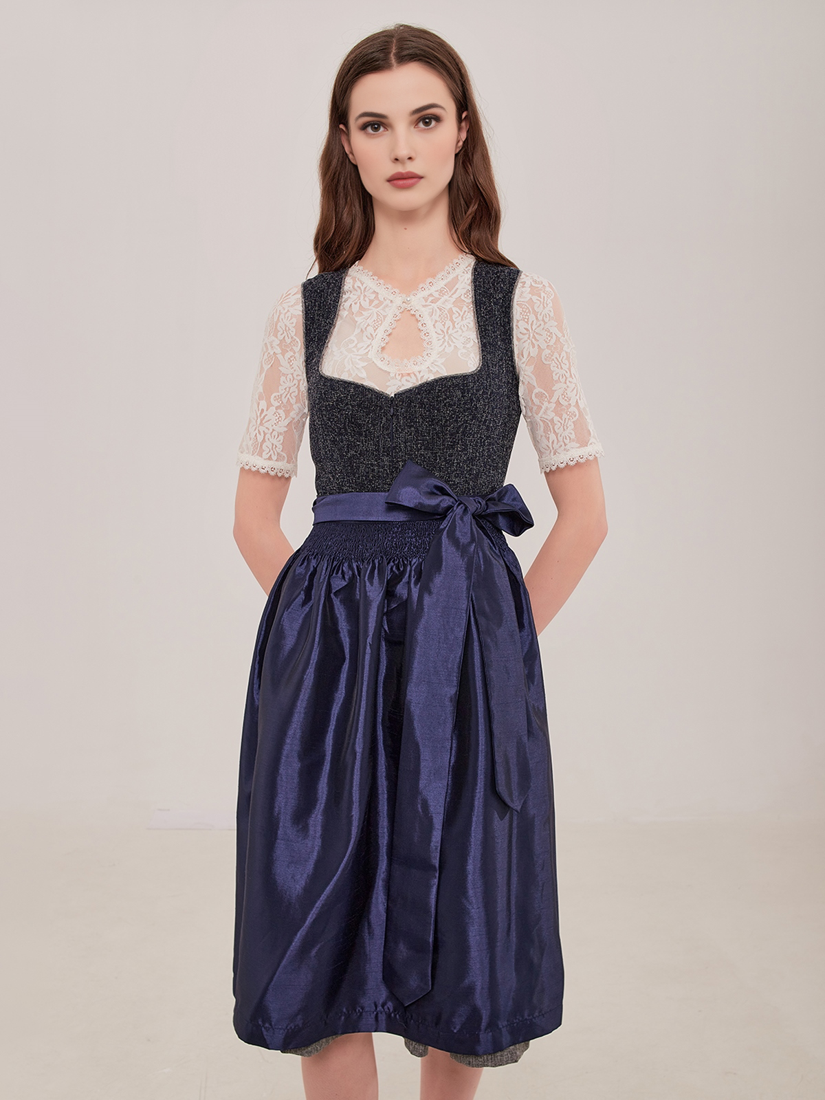 Dirndl in Blau