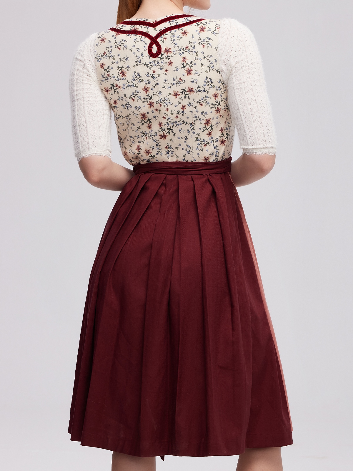 Dirndl Länge 70 cm in Rot