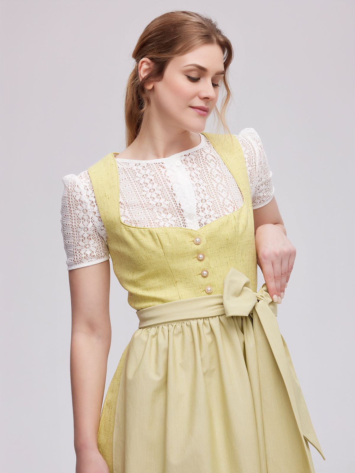 Elegantes Samt Dirndl in Rosa