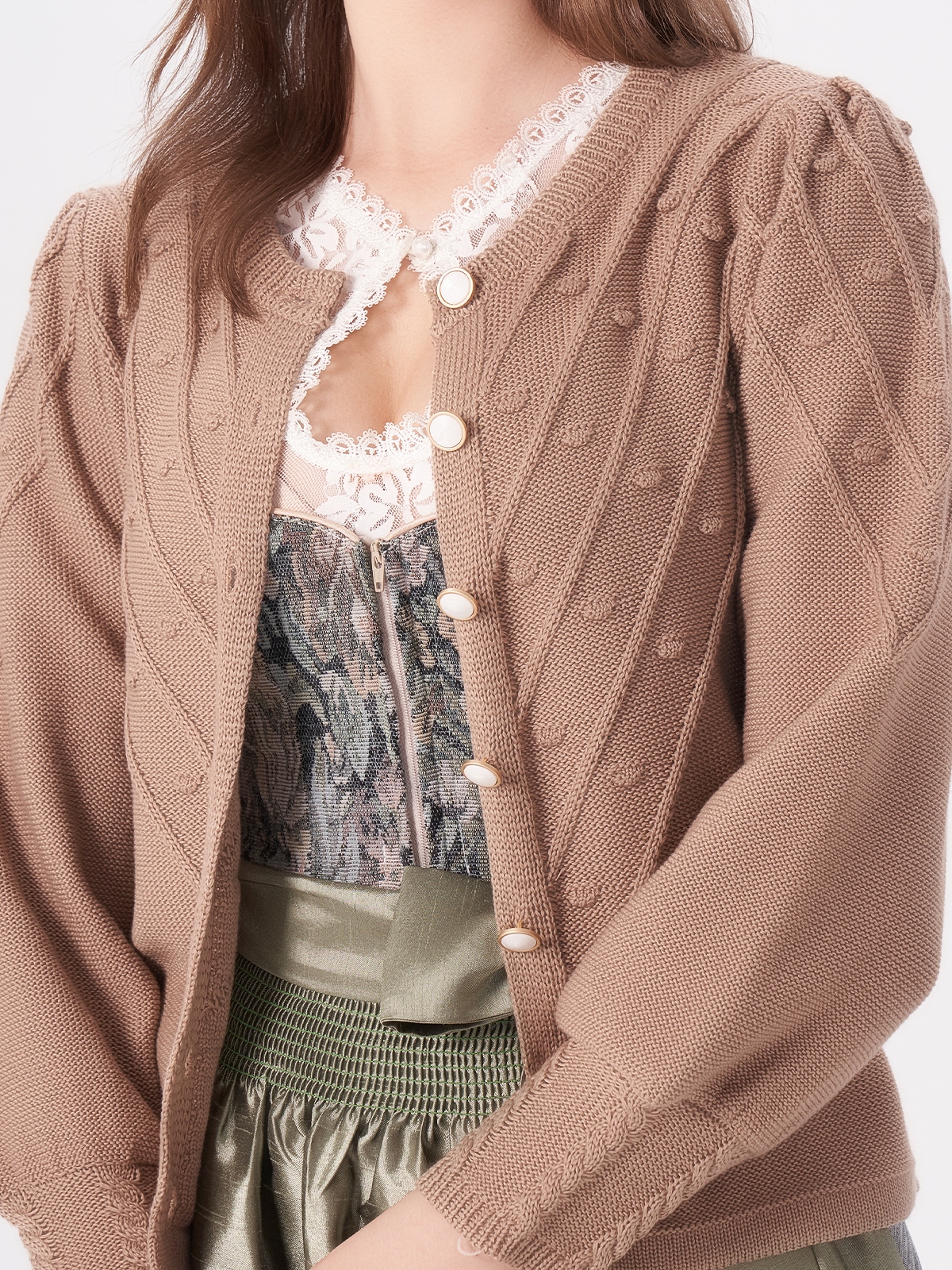 Dirndl Babyblau mit romantischen Details