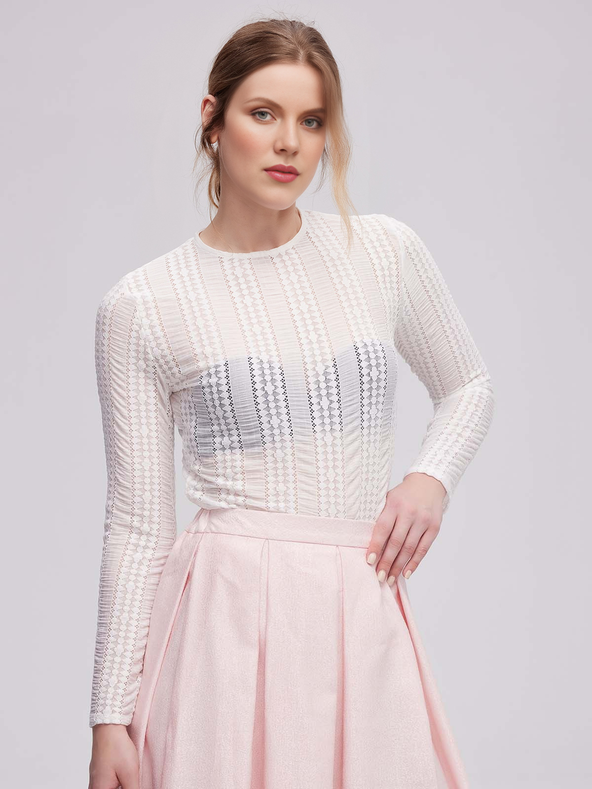 Modernes Dirndl mit eleganter Silhouette