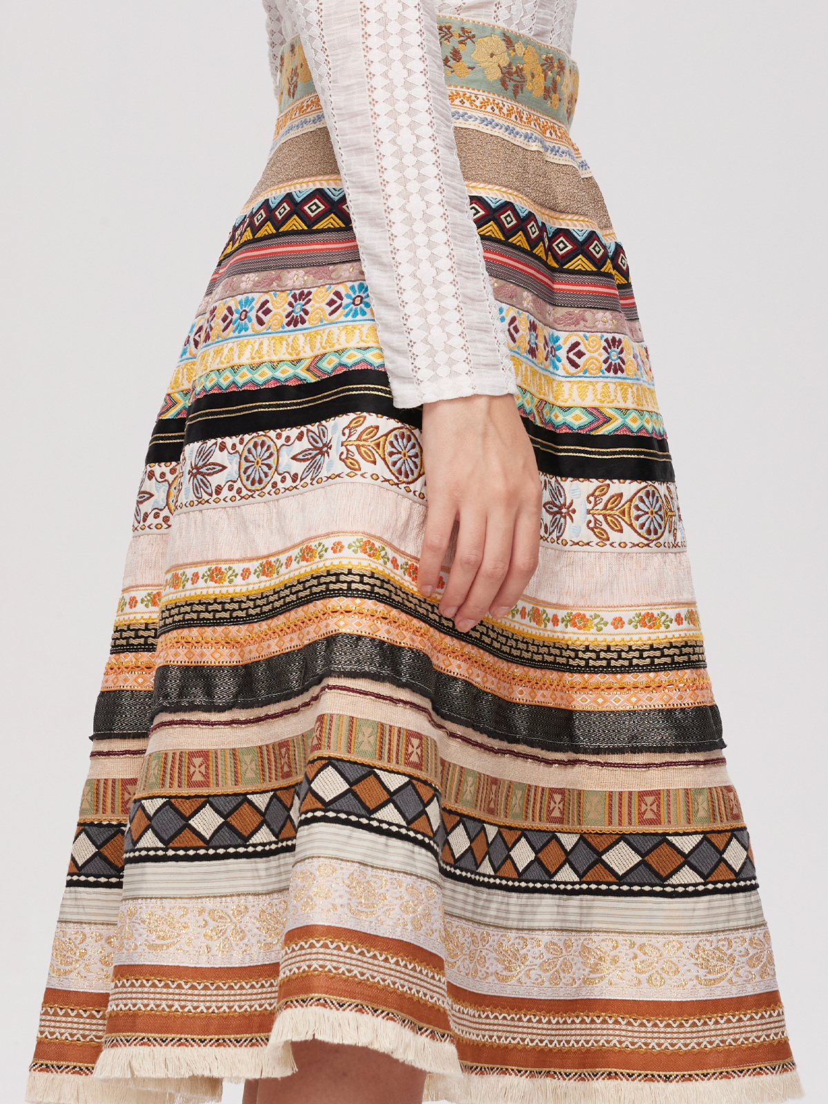 Schwarz rotes Dirndl mit gelber Schürze